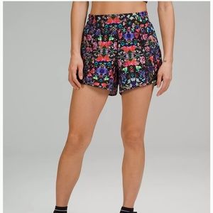 Lululemon Hotty Hot High-Rise Lined Short 4"